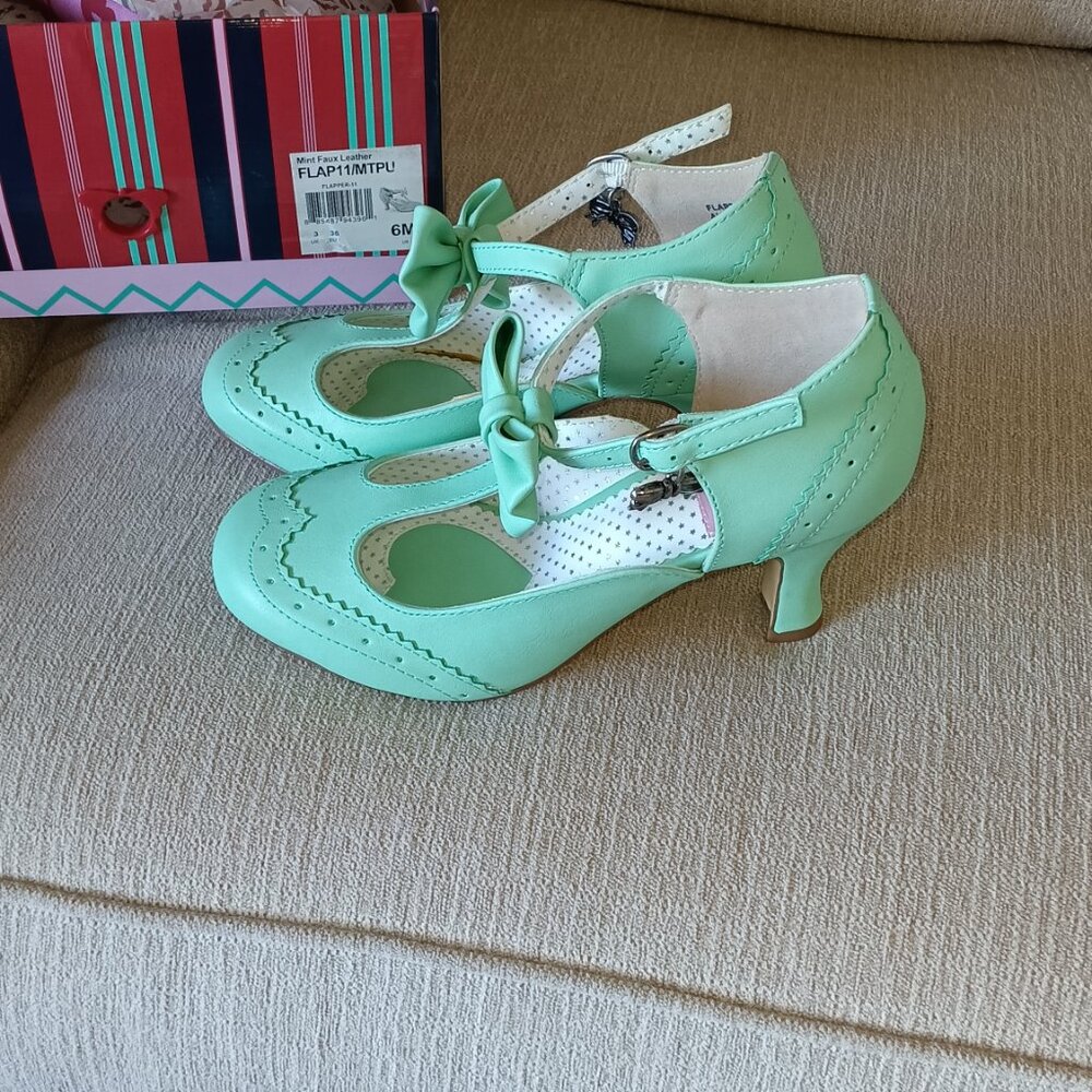 Pin Up Couture Mint Green Flapper Heels, 6, New